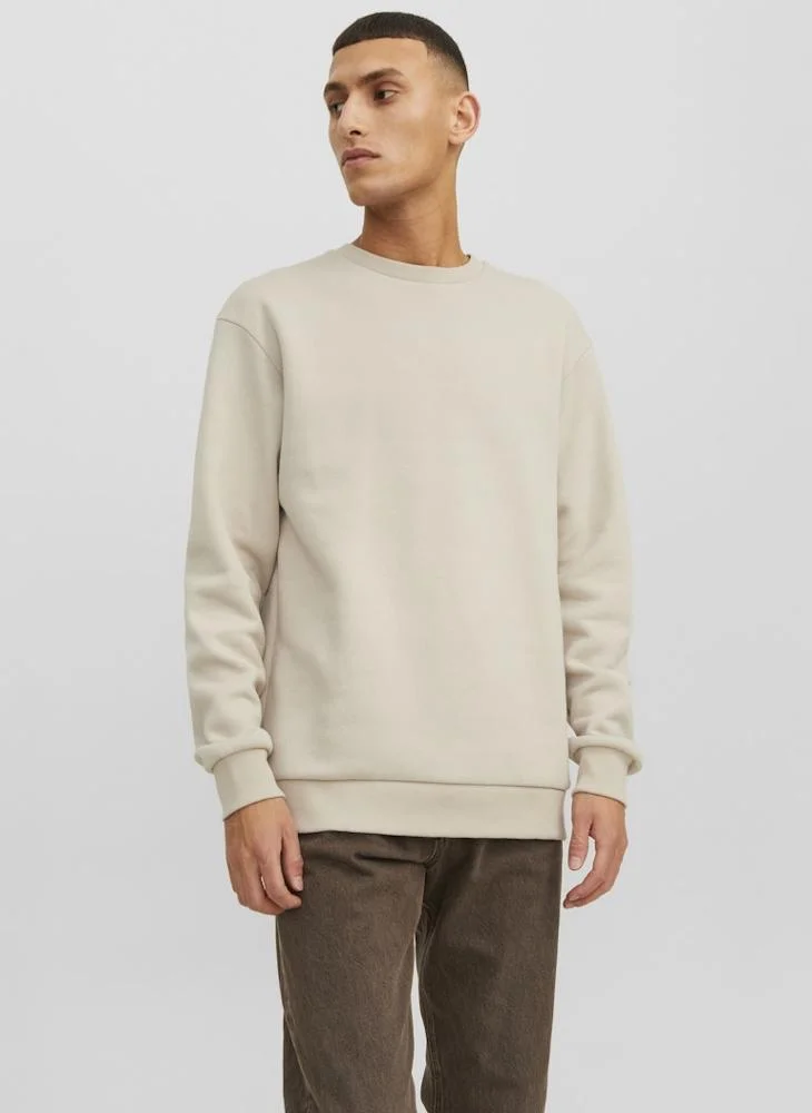 Solid Crew Neck Regular Fit Sweatshirt